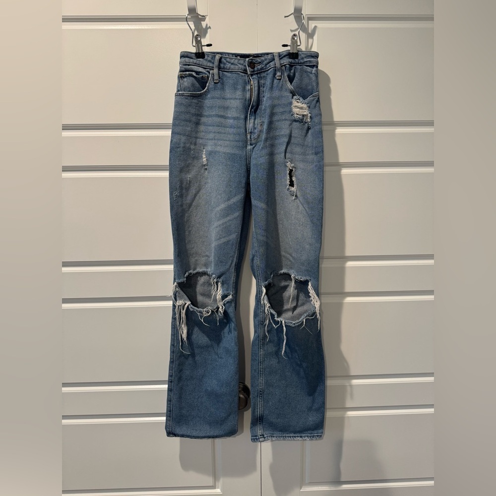 Hollister Ultra High Rise Dad Jean Light Wash Distressed Size 26 Regular